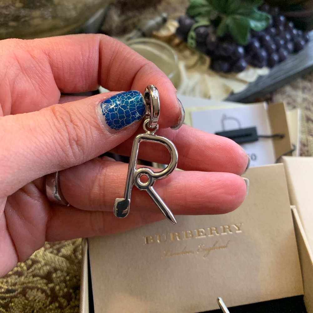 Authentic BURBERRY Silver "R" Key/Charm/pendant in box - Picture 7 of 9